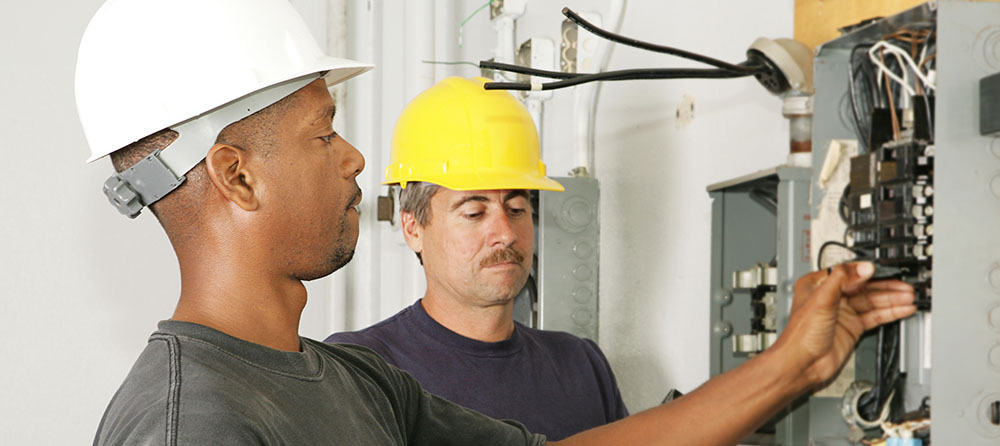 Del Rio electricians help you with an electrician career preparation.